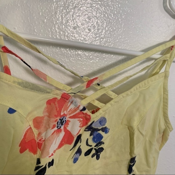 SO Sundress Cross Neck Yellow Floral - Picture 6 of 10